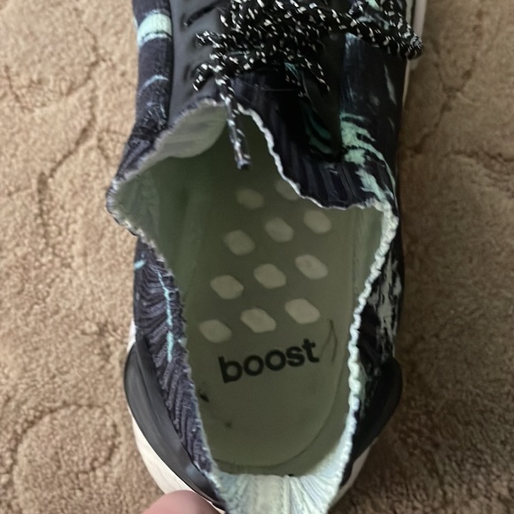 Adidas boost shoe - Picture 6 of 7